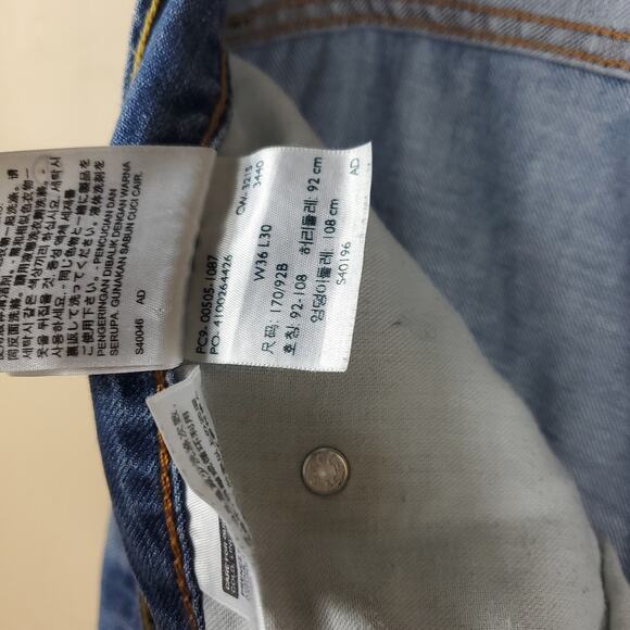 Levi's 505 Regular Fit Men's Jeans Light Wash Size 36x30 - Picture 11 of 11